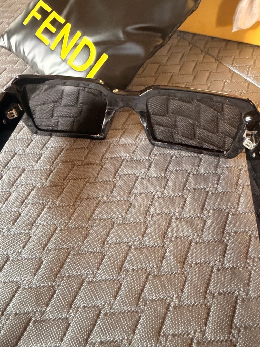 Fendi Glossy Black Rectangular Sunglasses Temple Detail - Picture 4 of 7